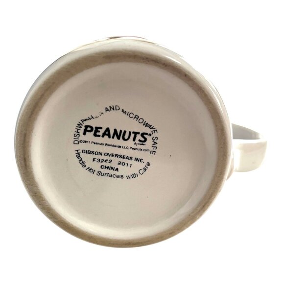 Peanuts Linus Basketball Mug – Gibson 2011 – Three Pointer – 4.5" - Picture 5 of 5